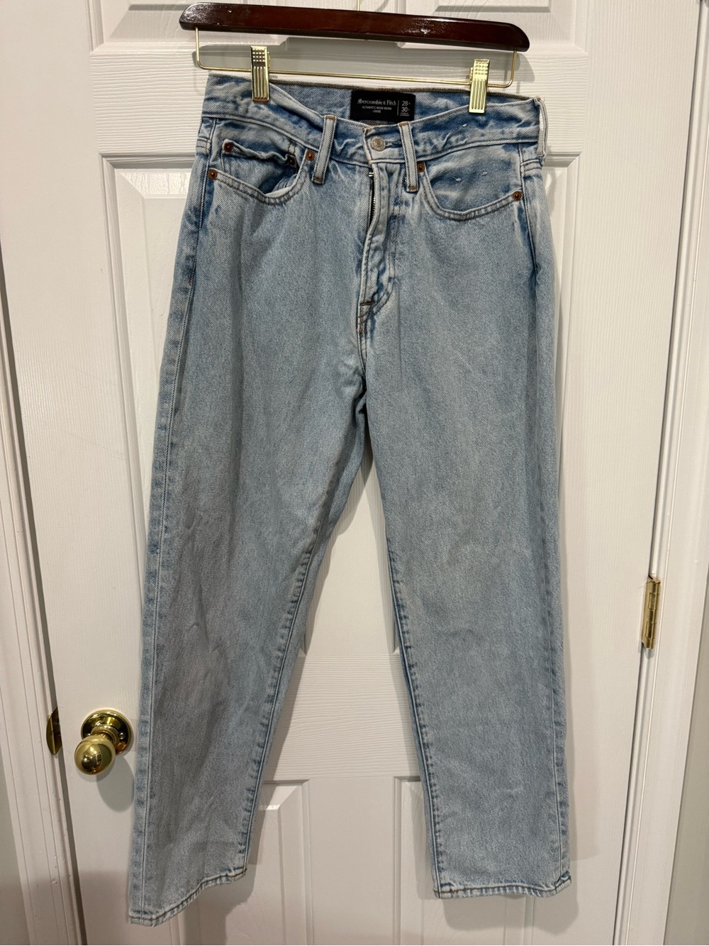 Abercrombie & Fitch Light Blue Authentic Rigid Denim Loose Fit 28W 30L